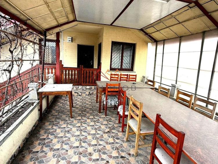 Vila 7 camere, an 1984, garaj, terasa, teren 604 m2, Poiana Campina,PH