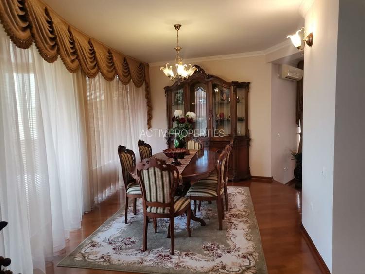 Vila Jolie Ville,D+P+1+M,7 camere,4 bai,foisor,piscina,2 parcari curte, mob,util - 4