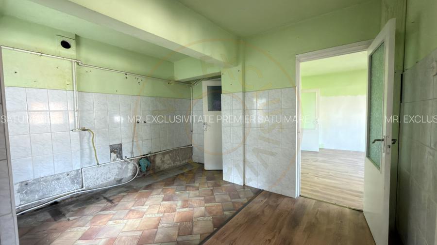 Apartament 4 camere Etaj IV, MV1, Zona Ludy - Str. Regele Ferdinand I - Carei - 4