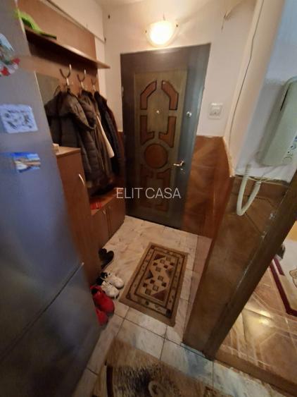 Apartament cu 2 camere decomandat, zona Nicolina - 6