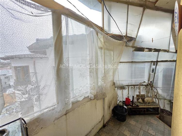 2 camere - centrala termica - et 3 + mansarda - Vasile Lucaciu - 12