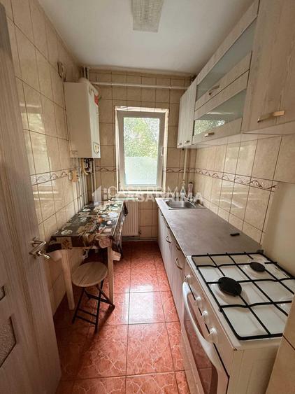 GARA-ap. 2 camere, mobilat si utilat, et.2/4, semidecomandat, curat ! - 6