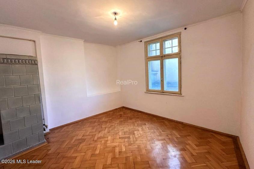 	B-dul Carol I nr. 59, 188 mpu, etaj 3, 6 camere, bloc mic - 16