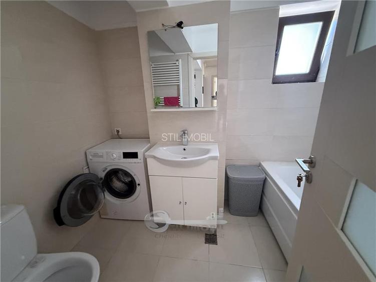 2 CAM BUCIUM INTABULAT PE IASI , GEAM LA BAIE, MOBILAT UTILAT - 4
