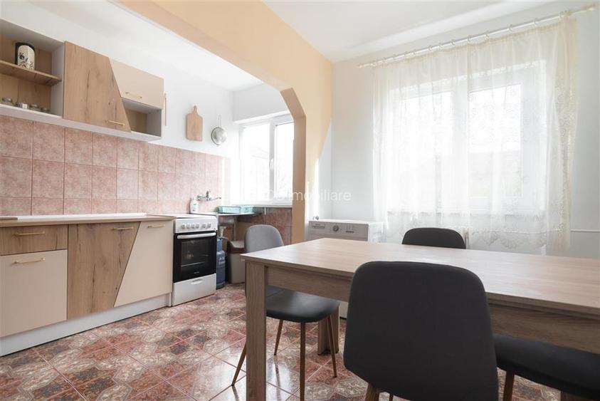 RECO Apartament 2 camere decomandat Rogerius etajul 3 - 7