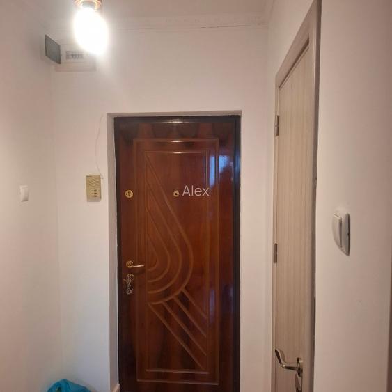 INCHIRIEZ APARTAMENT  3 CAMERE RENOVAT CAMPIA LIBERATII  - 16