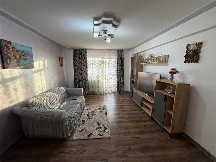 Apartament 3 camere  , zona Inspectorat Scolar, etaj 4 cu acoperis - 3