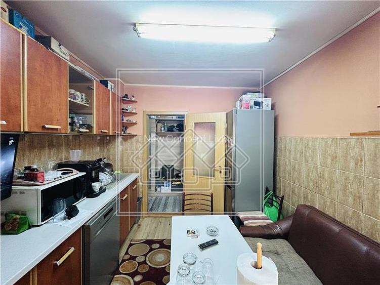 Apartament de vanzare in Sibiu - 2 camere, pivnita -Etaj 2/5 -V. Aurie - 2