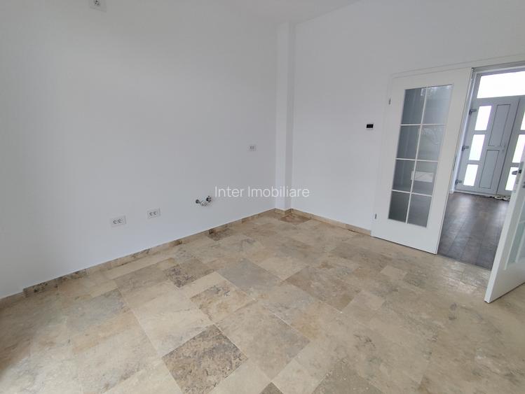 Casa cu etaj 4 cam, 4 bai , 500mp   teren   COD 158124 - 3