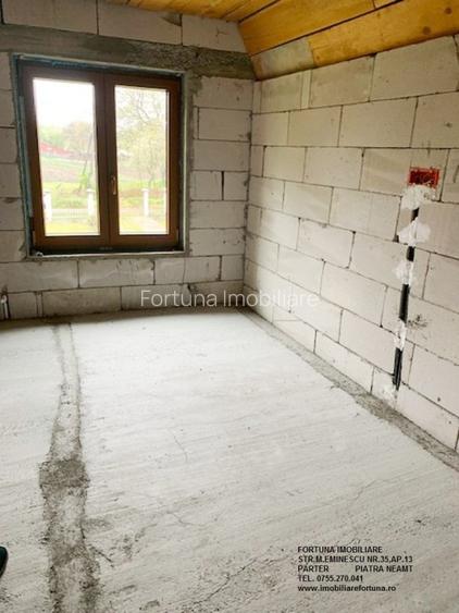 Casa la gri, comuna Girov - 9