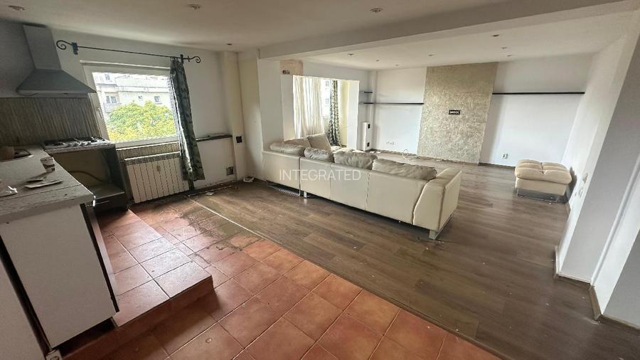 BD.DECEBAL - CENTRAL, Apartament cu 3 camere decomandate - 90 mp- etaj 4/4, - 8