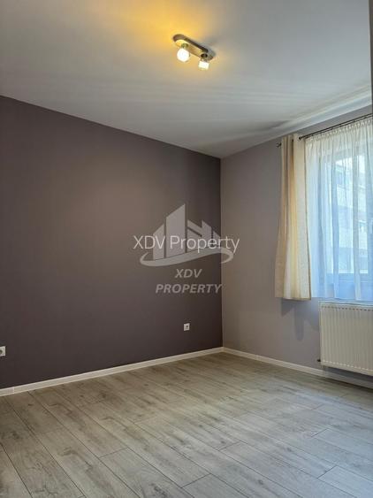 Apartament 4 camere decomandat , 2 bai, 2 balcoane,  90mpu , Parcare - 25