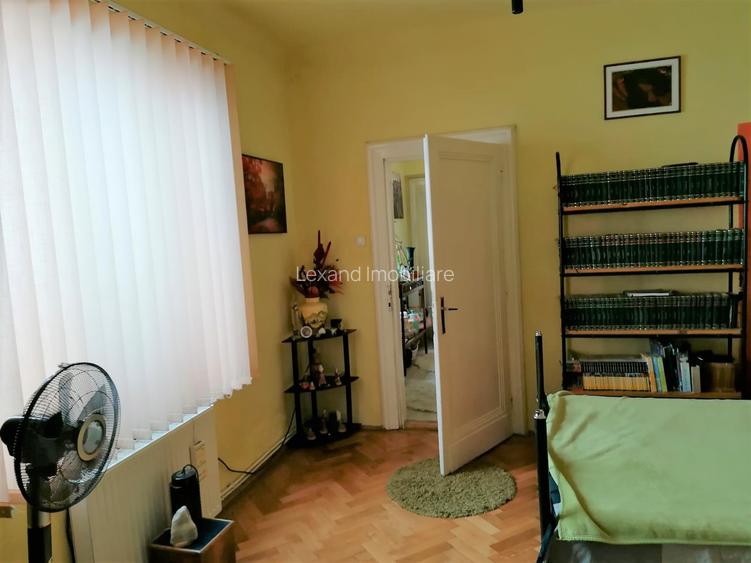 De vanzare, apartament trei camere in casa, pe str Republicii - 9