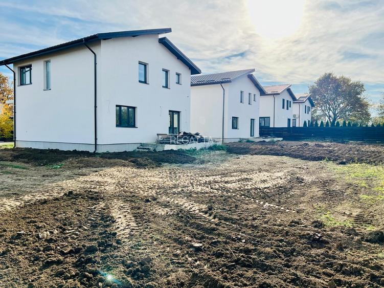 Vila cocheta in Ostratu - mai sunt de vanzare 2 - 24