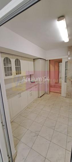 Apartament pe bd Decebal, stradal, - 13