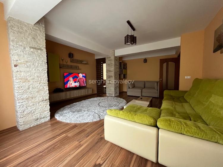 Închiriez apartament 3 camere cu garaj (2 locuri) - 12
