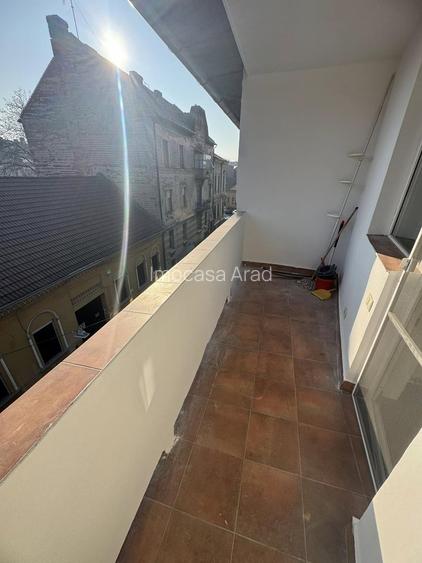 De vânzare Apartament 2 camere, Bulevard Revoluție /Piața Mare, Arad. - 12