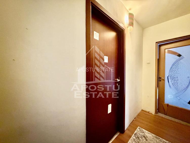 Apartament cu 3 camere,semidecomandat,centrala proprie ,zona Girocului - 9