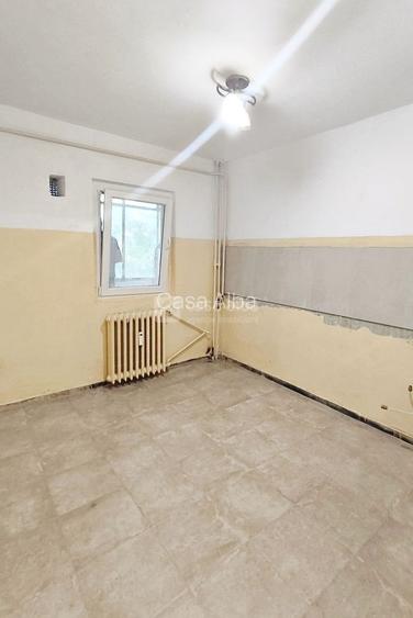 Centru - Podul de Fier, 1 camera decomandat, etaj 3 /4, vanzare expres - 3