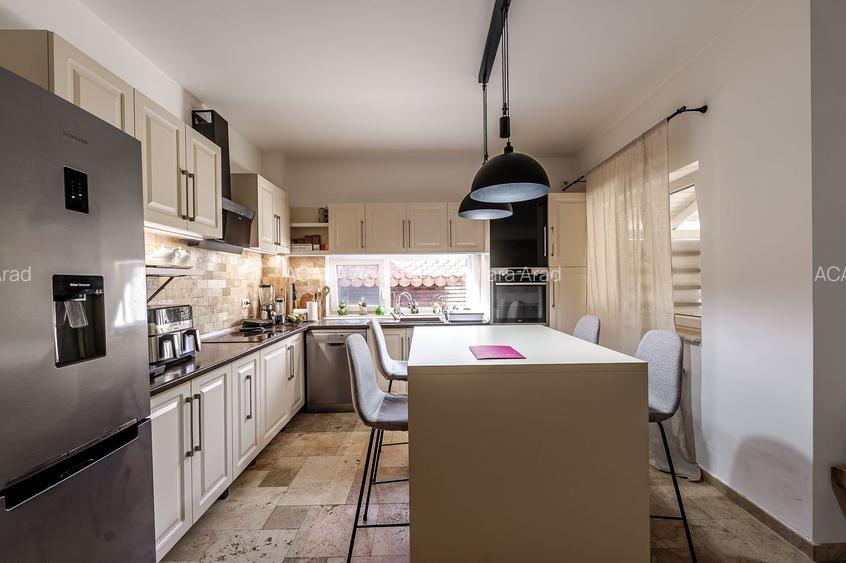 Casă de vânzare – Via Carmina, Vladimirescu -zonă rezidențială premium - 1