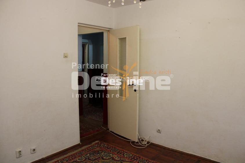 Apartament 3 camere decomandat de 61 mp 2 băi la parter cartier Favorit - Roman - 11