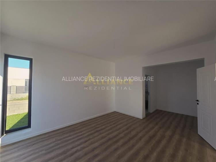 Casa parter - 4 camere - 2 bai - incalzire pardoseal?- 408 mp teren - 5