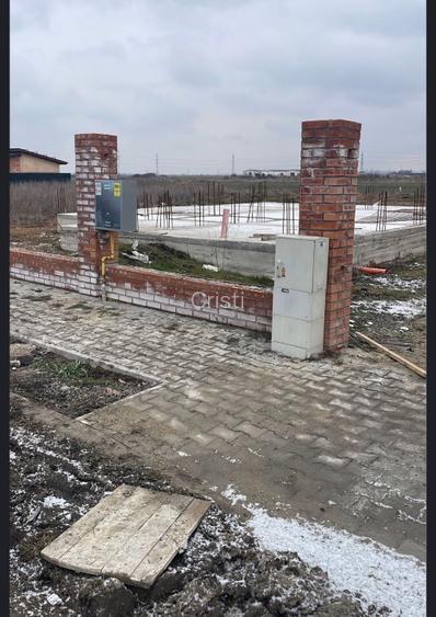 Teren de vânzare în Săcălaz cu autorizație de construcție și utilități - 3