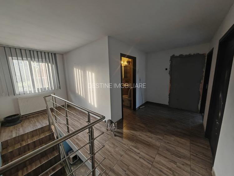 Constructie S+P+1E+M si teren 2000 mp, I.L. Caragiale, Dambovita - 12