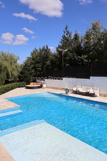 Vila amplasata pe malul lacului - 17