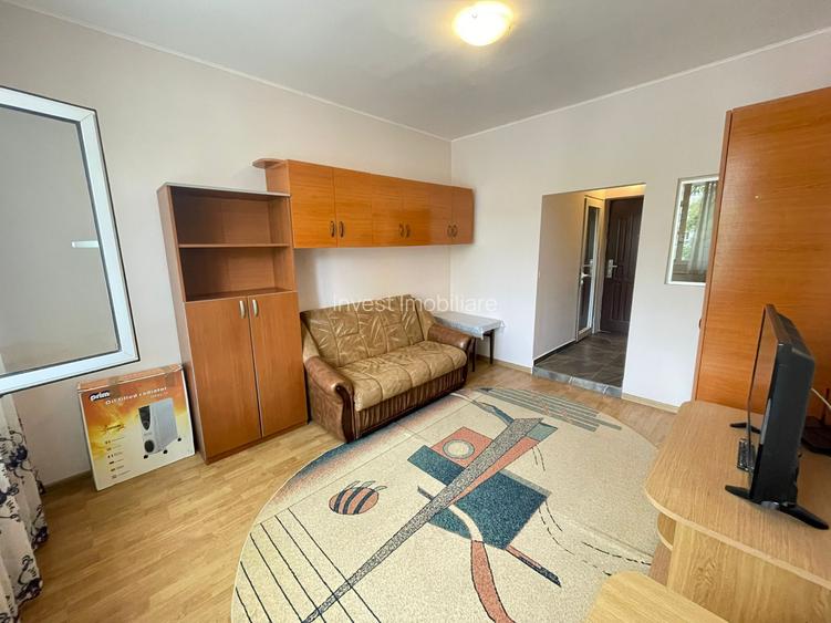 Garsoniera-Piata Nicolina-etaj 1 - 3