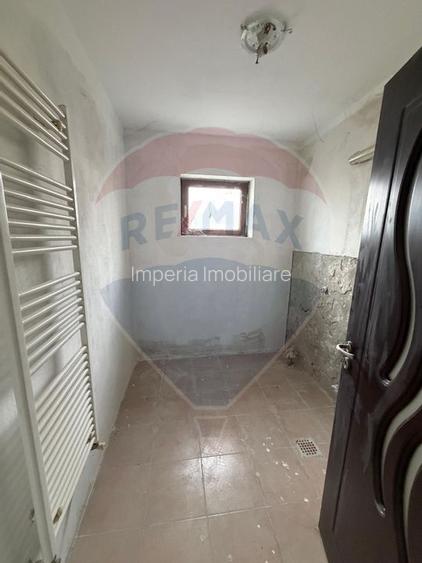 Apartament cu 3 camere de vânzare în zona Central - 6