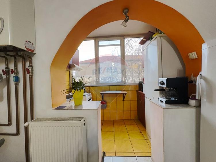 3 camere Complet decomandat  Aradului-Vest Etaj intermediar - 2