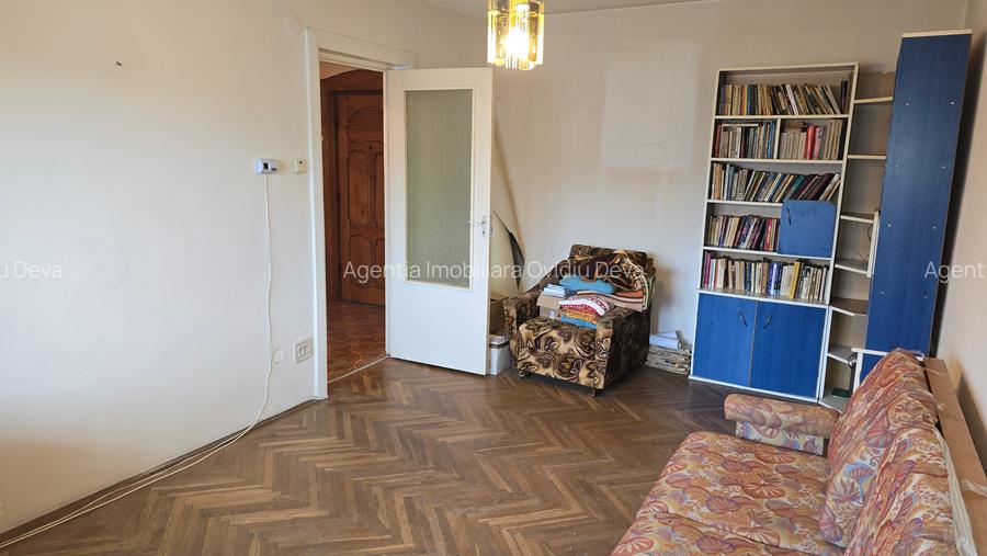 Vand apartament 3 camere decomandat, Deva, zona Balcescu, suprafata utila 67,44 - 2