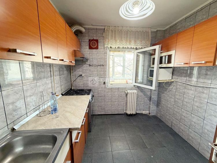 Pacurari - Petru Poni, 3 camere decomandat, amenajat, liber - 4