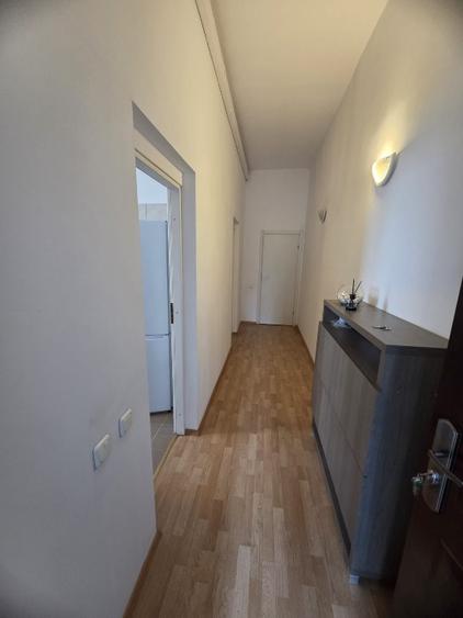 Inchiriere ap. 2 cam. cu centrala proprie, A/C, loc de parcare in curtea comuna