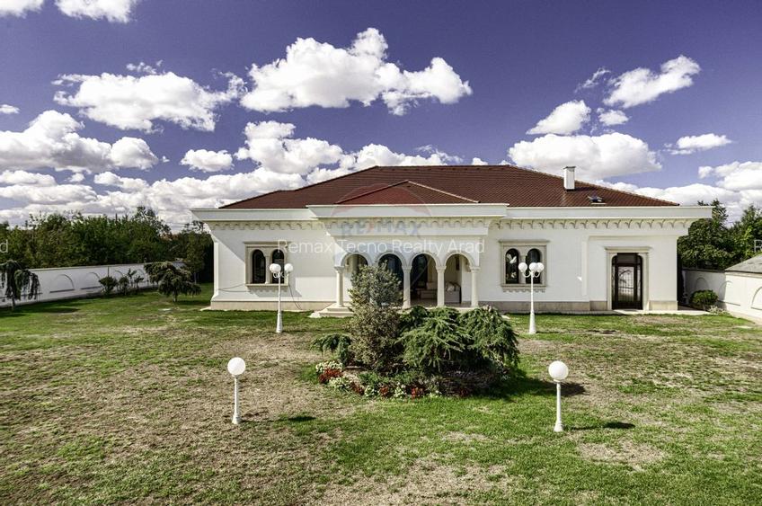 Stil si eleganta ! Vilă superba 320 mp cu teren 1728 mp in Mandruloc - 46