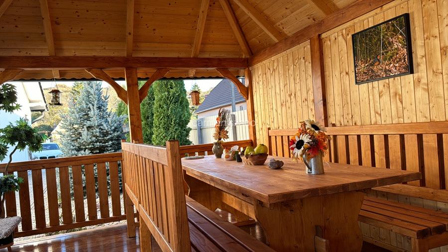 Proprietate super cu  încălzire în pardoseală  cu două case pe curte mare cu 270 - 14