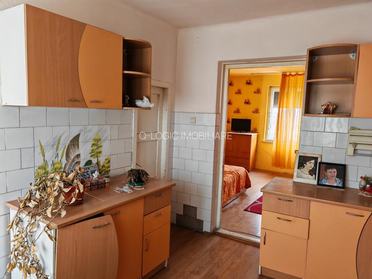 Casa 5 camere libera la vanzare zona Florilor - 17