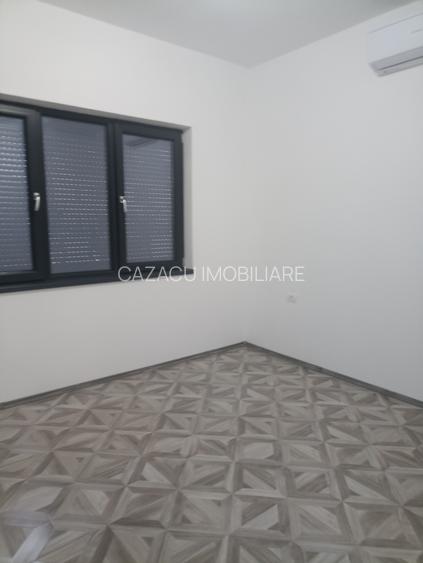 Casa  noua , Parta  pe parter,cu panouri fotovoltaice,la cheie - 7