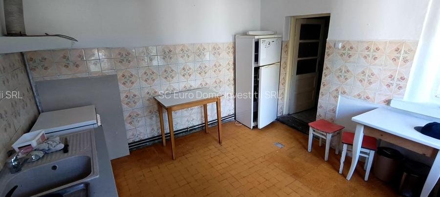 Casa sanatoasa in centrul localitatii Cristian - 11