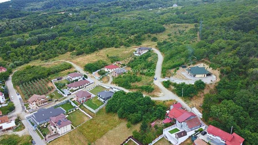 TEREN INTRAVILAN - RM. VALCEA - 9