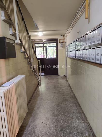 Bd Alex. Obregia, bloc R, 2 camere decomandate - 10