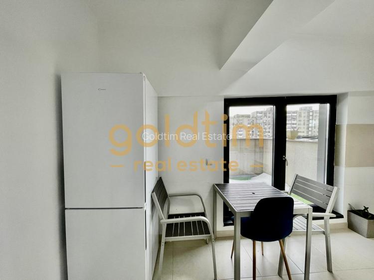 ULTIMUL  ETAJ/LIFT DIRECT/SUPRAFATA GENEROASA/ Trasnformat din 4 camere - 27