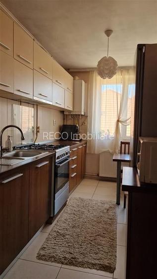 RECO Apartament 3 camere zona centrala - 4