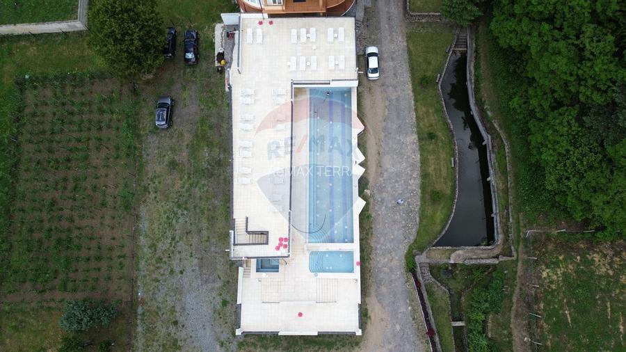 DE VANZARE Pensiune cu piscina, pastravarie, zona spa locatie de vis - 9