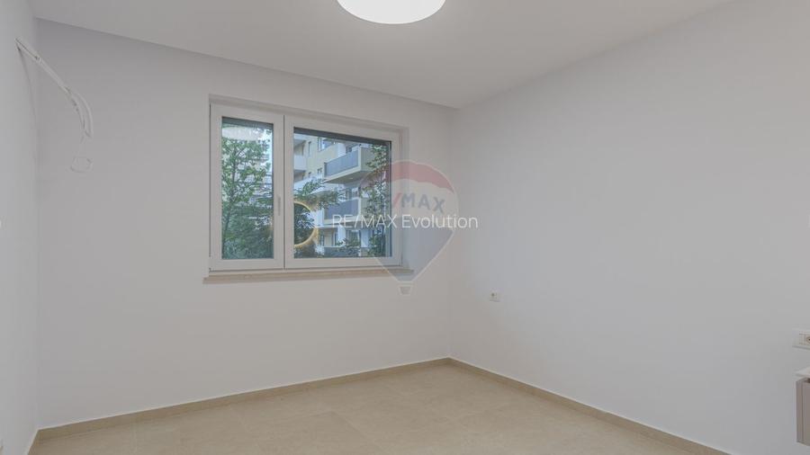 Clinica medicala-9 cabinete- URBAN PLAZA - bloc 15 parter! - 33