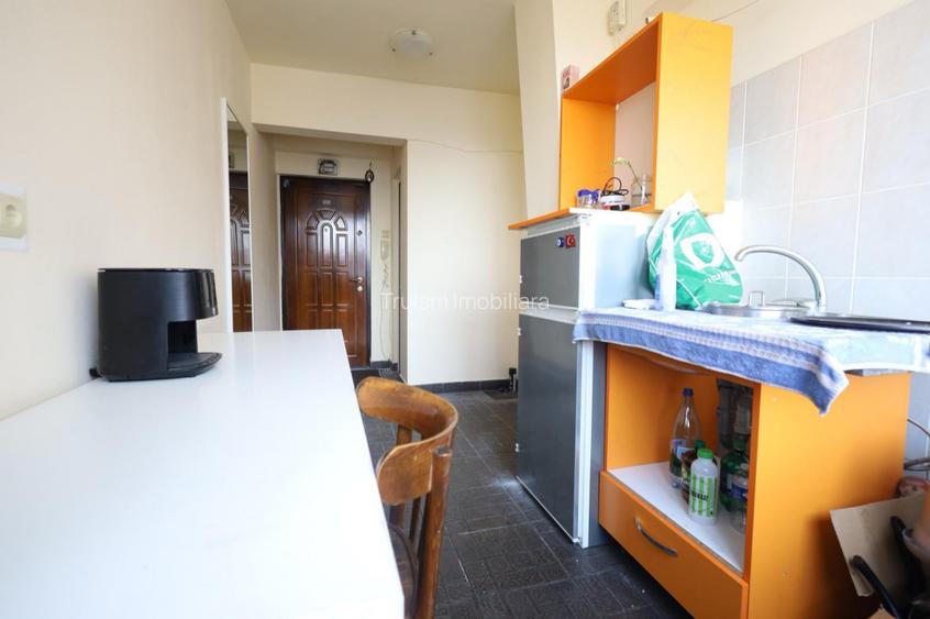 Apartament 2 camere, conf. 1, semidecomandat - etaj 8/9 Republicii - 2