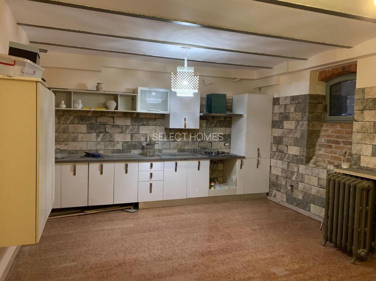 Vila istorica de vanzare in zona *Unirii* | 21 camere | curte, garaj - 41