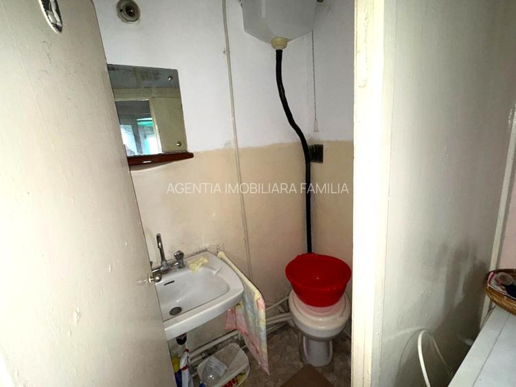 Casă cu arhitectură pragmatică în zona Port - 8