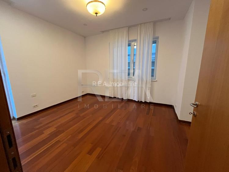 Apartament 4 camere  Resedinta - 23